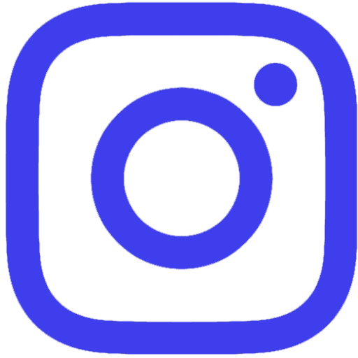 Een blauwe omtrek van het Instagram-logo, bestaande uit een afgeronde vierkant met een cirkel in het midden en een kleinere cirkel in de rechterbovenhoek, tegen een lichte achtergrond — ideaal voor bedrijven of particulieren die hun merk of website willen promoten of een website willen laten maken.
